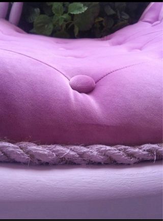 Butaca vintage morada de tela