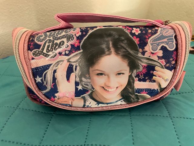 Neceser infantil con diseño de niña y patines