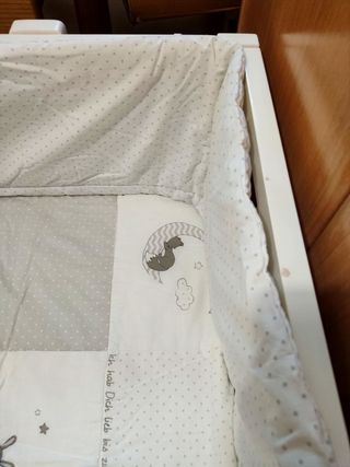 Cuna colecho. Buen estado, ropa y colchón  regalo