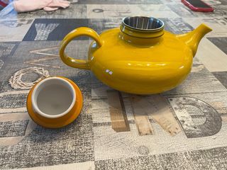 Teiera gialla della serie anni ‘60/‘70 Pop Design