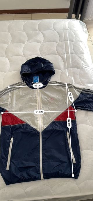 Giacca Adidas blu e bianca