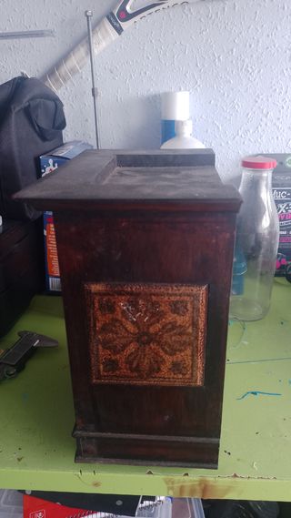 Reloj de mesa de madera