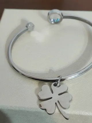 Bracciale acciaio con charm quadrifoglio