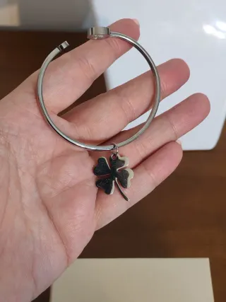 Bracciale acciaio con charm quadrifoglio