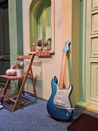 Fender Stratocaster H.E.R. Blue Marlin Limited