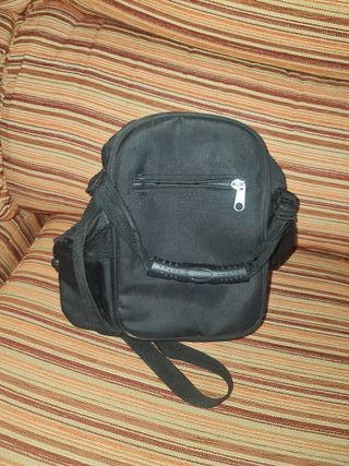 Bolso Fit Line Negro