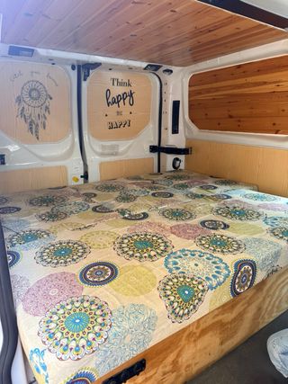 Mueble camper y colchón furgoneta Ford transit cus