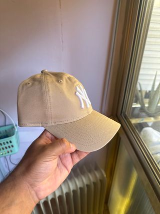 Gorra New York Yankees Beige