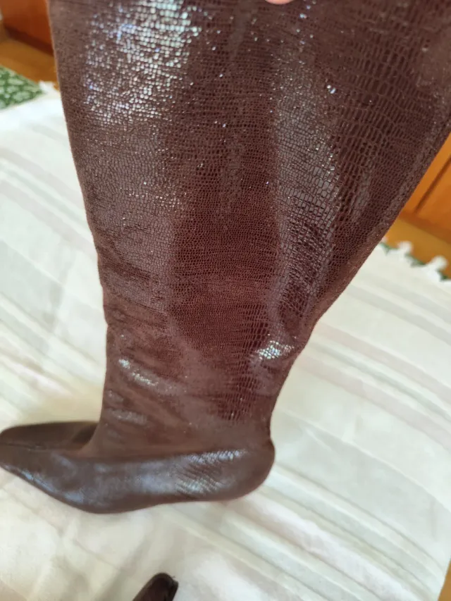 Botas altas marrones con brillos
