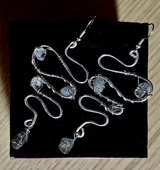 Orecchini handmade con pietre, stile boho - gotic