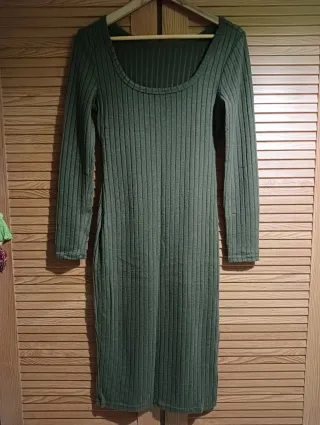 Vestido midi verde de canalé