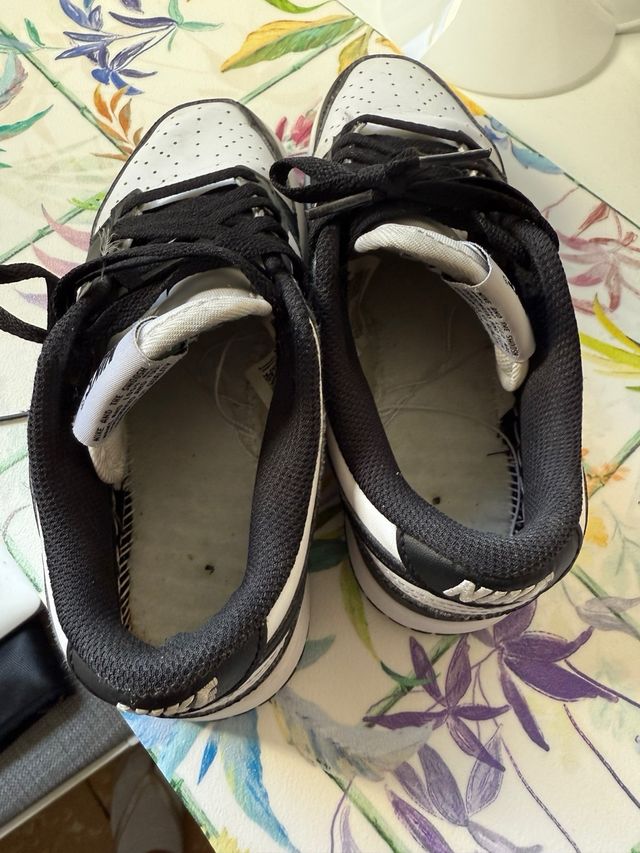 Nike Dunk Blancas y Negras