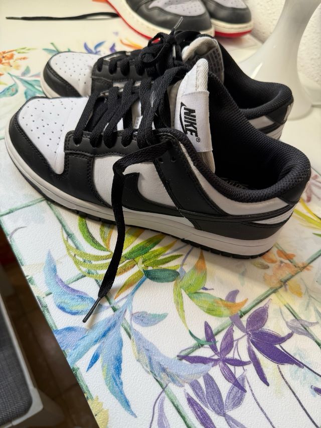 Nike Dunk Blancas y Negras