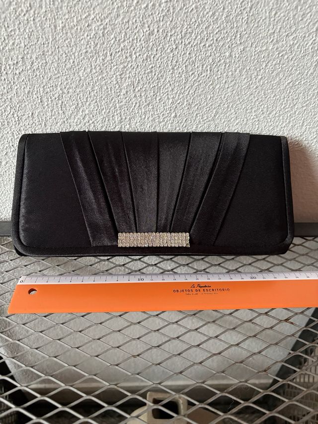Bolso de fiesta negro con pedrería