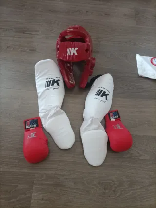Equipo Karate IKARA Casco Guantes Piernas kimono