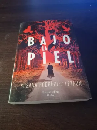 Bajo la piel (Under the Skin - Spanish Edition)