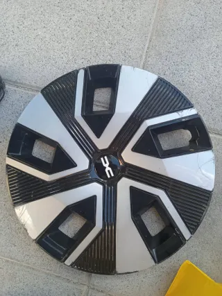 Tapacubos dacia Sandero 1 unidad