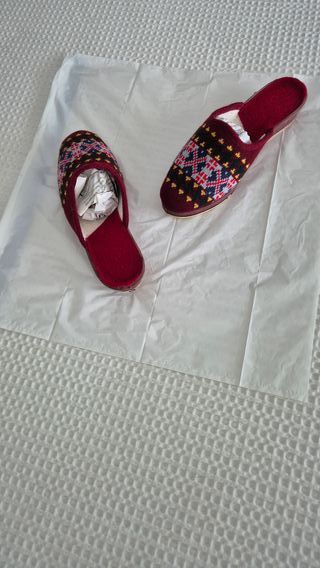 Zapatillas de Casa Granates