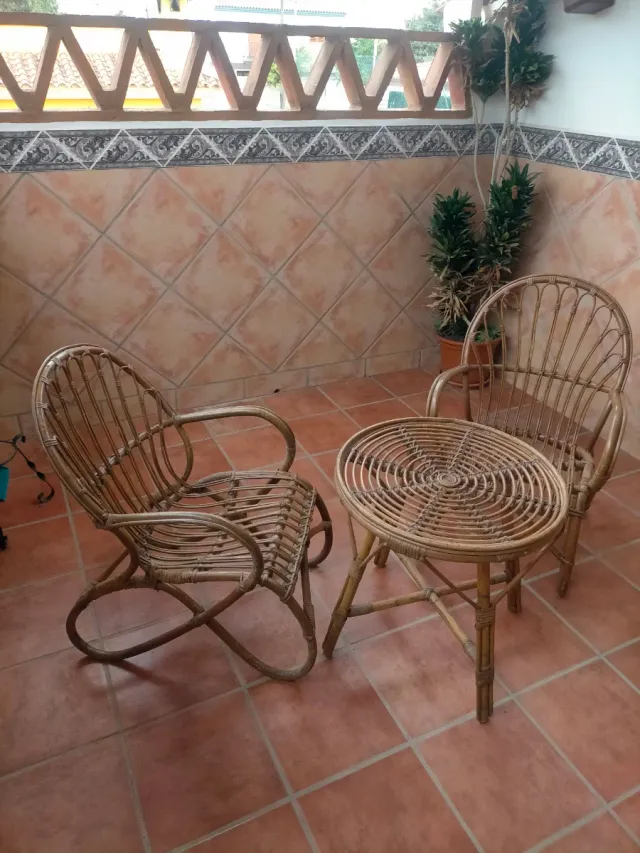 Conjunto terraza: 2 sillones y mesa ratán