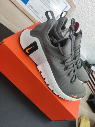 Nike Free Metcon 6 Talla 42/42.5 Gris 