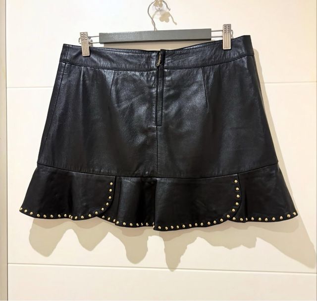 Falda mini de cuero negra