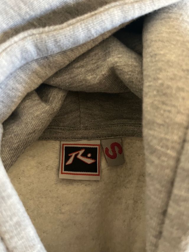 Sudadera Rusty Gris con Diseño de Llamas