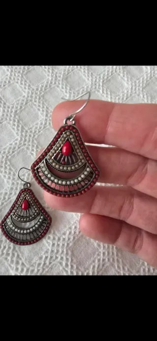 Pendientes Parfois abanico rojo y plateado