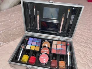 Maletín de maquillaje completo
