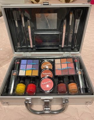 Maletín de maquillaje completo