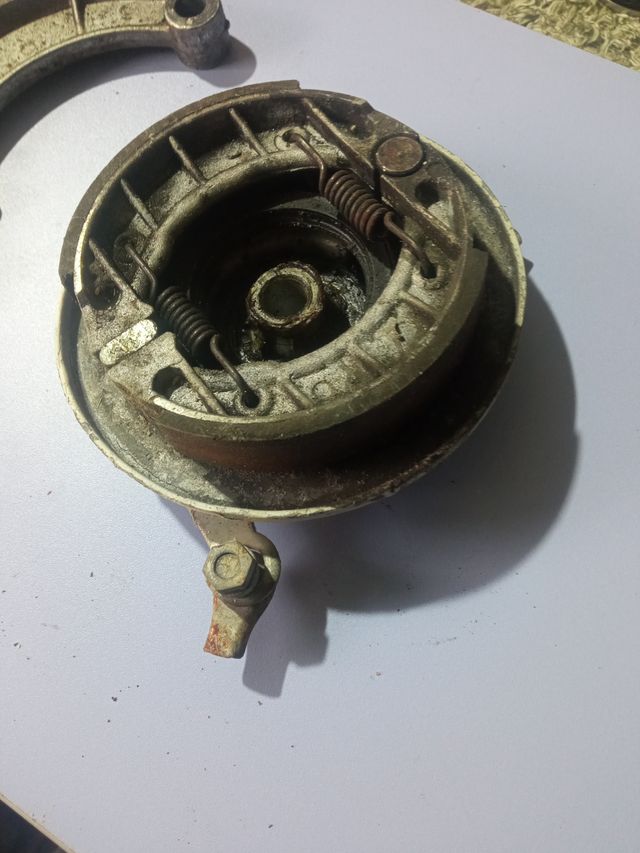 Freni anteriori e posteriori Vespino