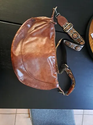 Borsa tracolla donna cognac , senza marca!! Misure