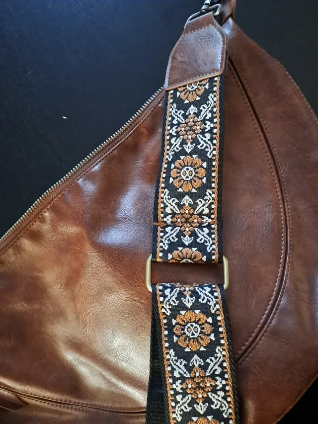 Borsa tracolla donna cognac , senza marca!! Misure