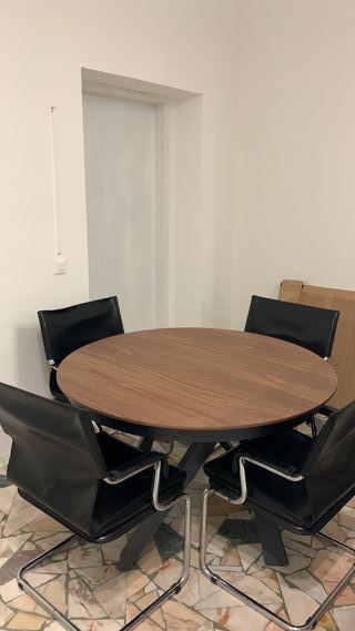 Tavolo rotondo in legno e metallo