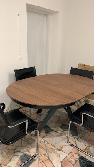 Tavolo rotondo in legno e metallo