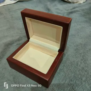 Scatola in legno per orologi/gioielli