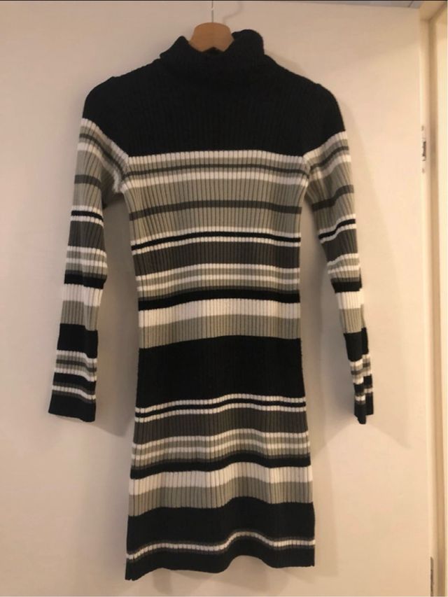 Abito longuette in maglia a righe