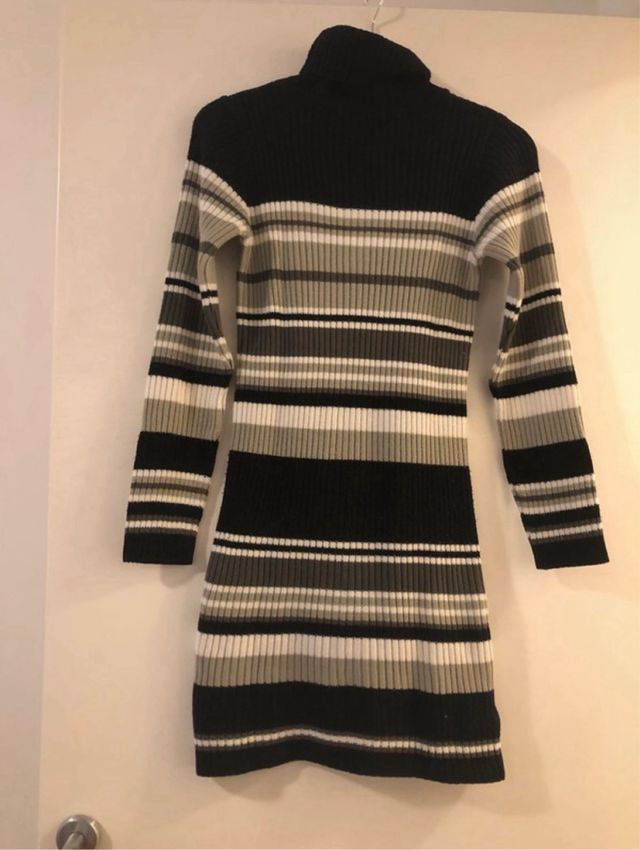 Abito longuette in maglia a righe