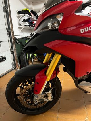 Ducati Multistrada 1200S Roja