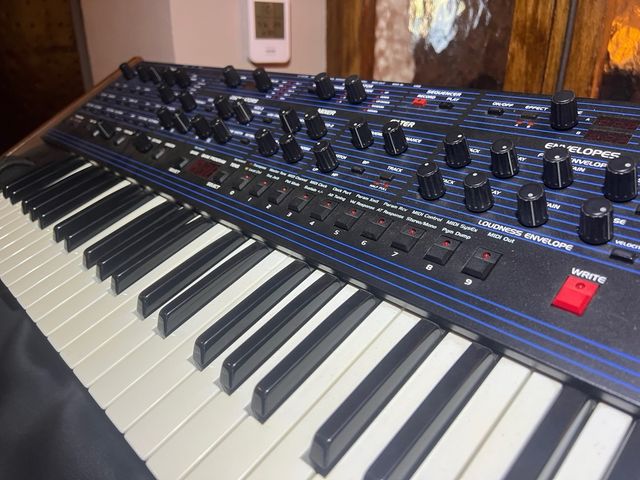 Dave Smith OB6 Sintetizador Analógico