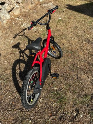 Pack infantil: Bici, patinetes y casco