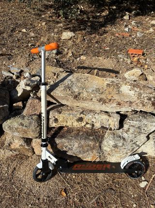 Pack infantil: Bici, patinetes y casco