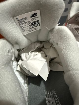 New Balance 9060 Cinza/Branco