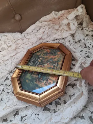 Cornice in legno ottagonale