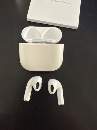 AirPods 4 con cancelación de ruido