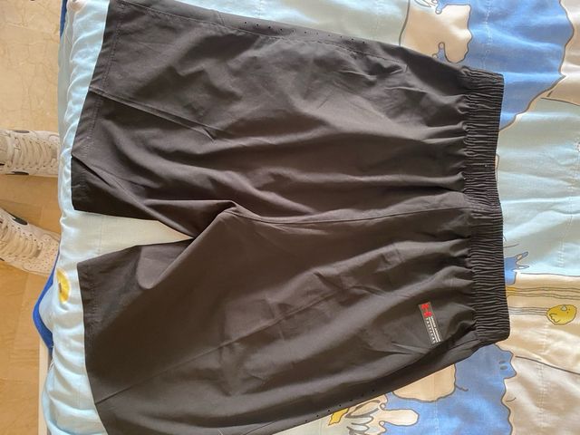 Pantalones cortos Under Armour negros
