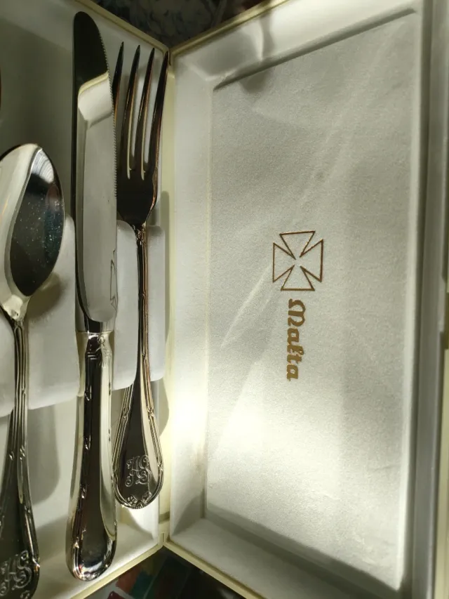 Cubiertos Cruz de Malta Plata