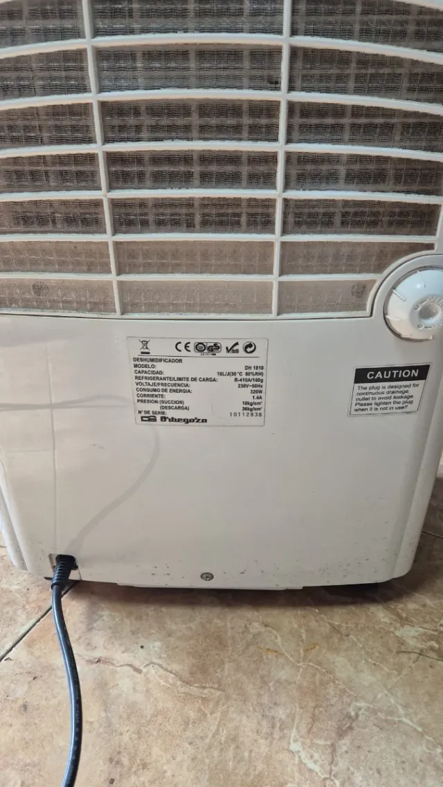 Deshumidificador Orbegozo blanco y verde