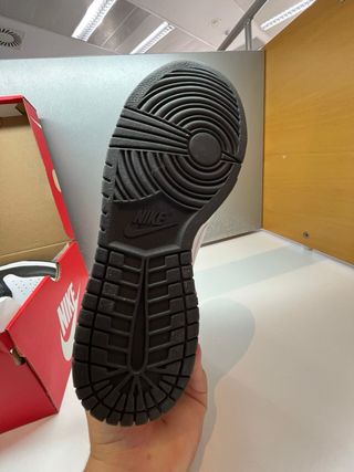 Nike Dunk High Retro Blanco y Negro