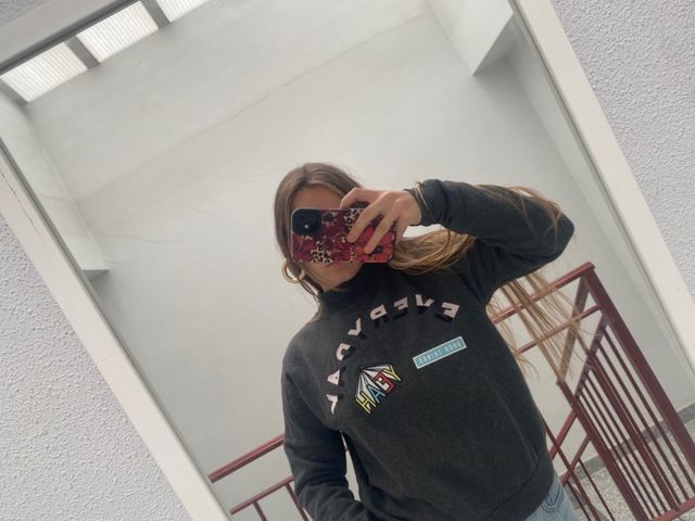 Sudadera Stradivarius talla S usada 1 día