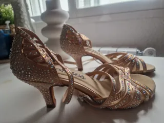 Elegantes zapatos de baile Ermes color champagne